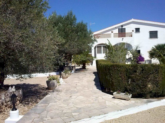 5 slaapkamer Villa te koop in L'Ampolla met zwembad garage - € 400.000 (Ref: 2668963)