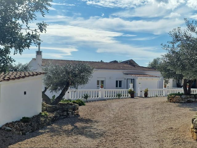 3 sovrum Finca/Hus på landet till salu i El Perello med pool garage - 435 000 € (Ref: 9170209)