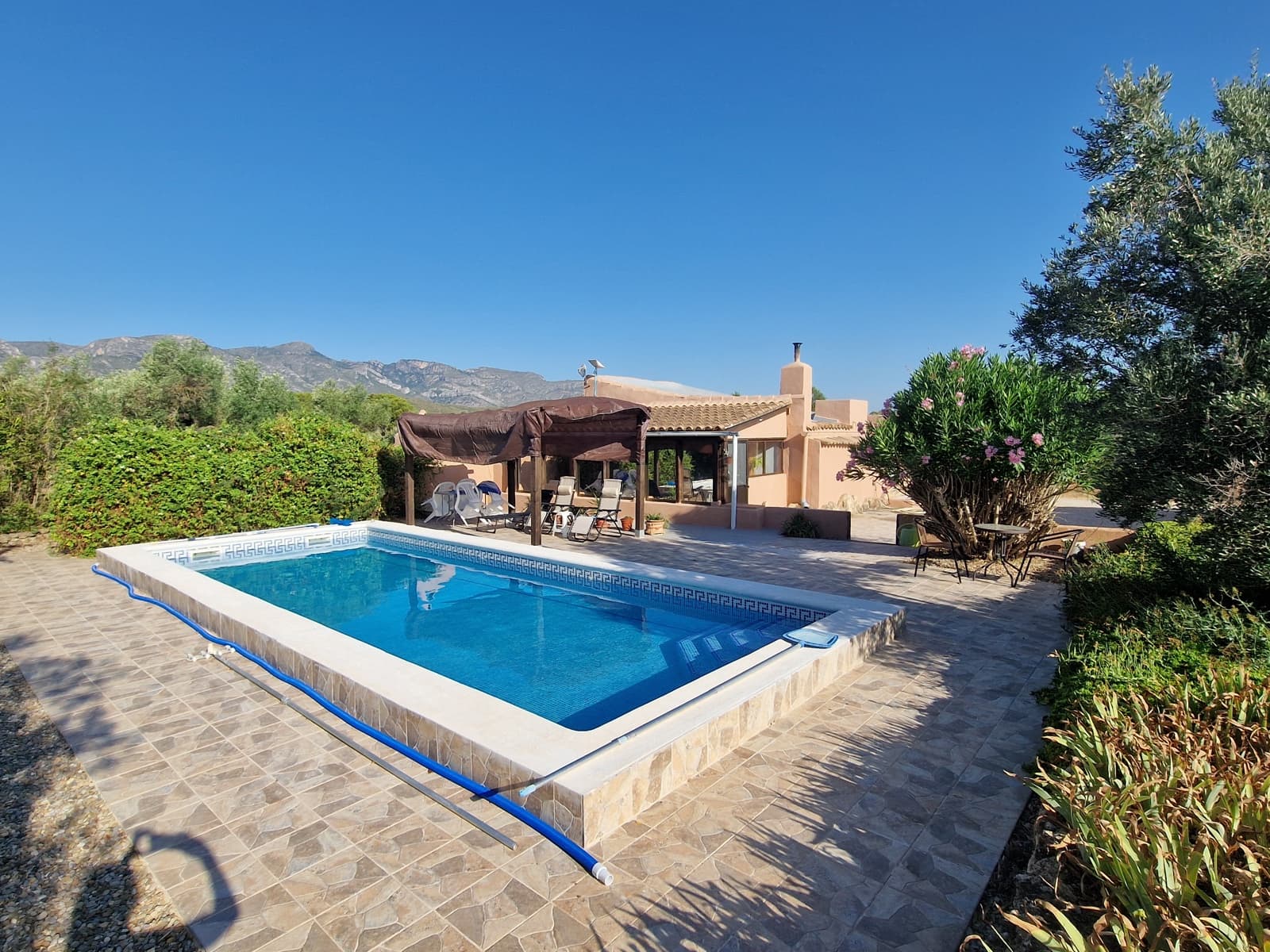 4 slaapkamer Finca/Landhuis te koop in El Perello met zwembad garage - € 360.000 (Ref: 9965658)