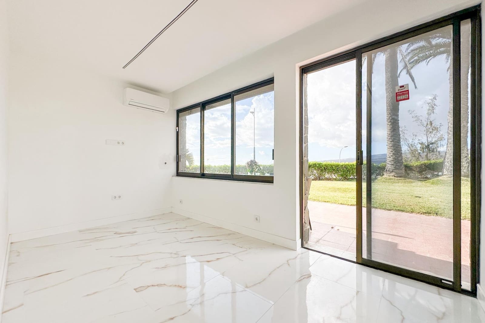 1 bedroom Apartment for sale in Puerto Rico with pool - € 299,000 (Ref: 10168480)