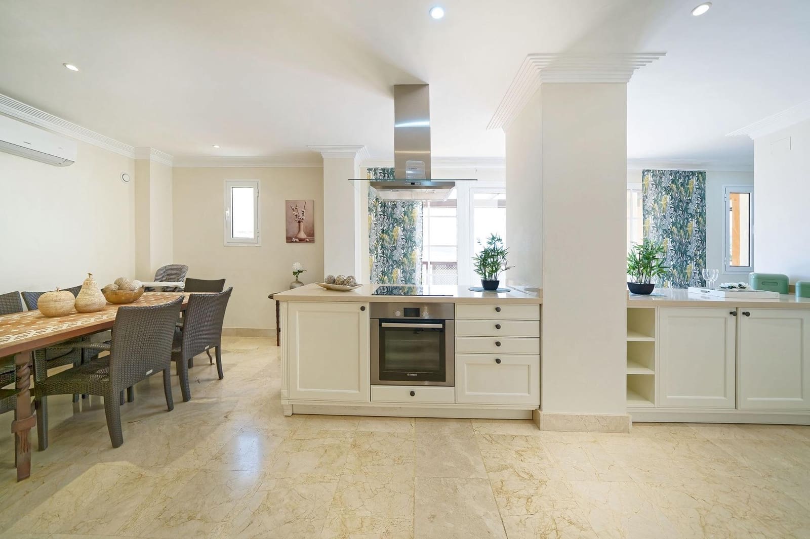 3 soverom Leilighet til salgs i Mogan med svømmebasseng garasje - € 750 000 (Ref: 7729500)