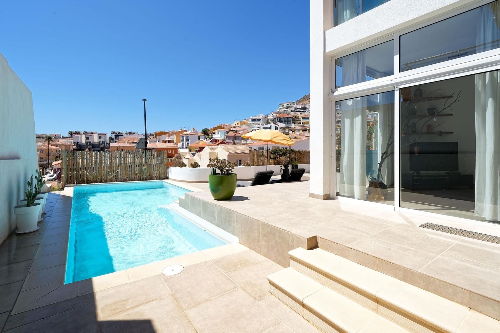 5 bedroom Villa for sale in Mogan with pool garage - € 1,150,000 (Ref: 8242992)