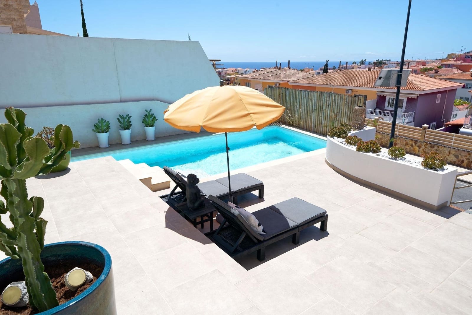 5 bedroom Villa for sale in Mogan with pool garage - € 1,150,000 (Ref: 8242992)