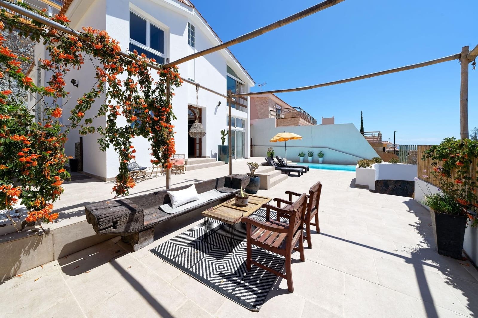 5 bedroom Villa for sale in Mogan with pool garage - € 1,150,000 (Ref: 8242992)