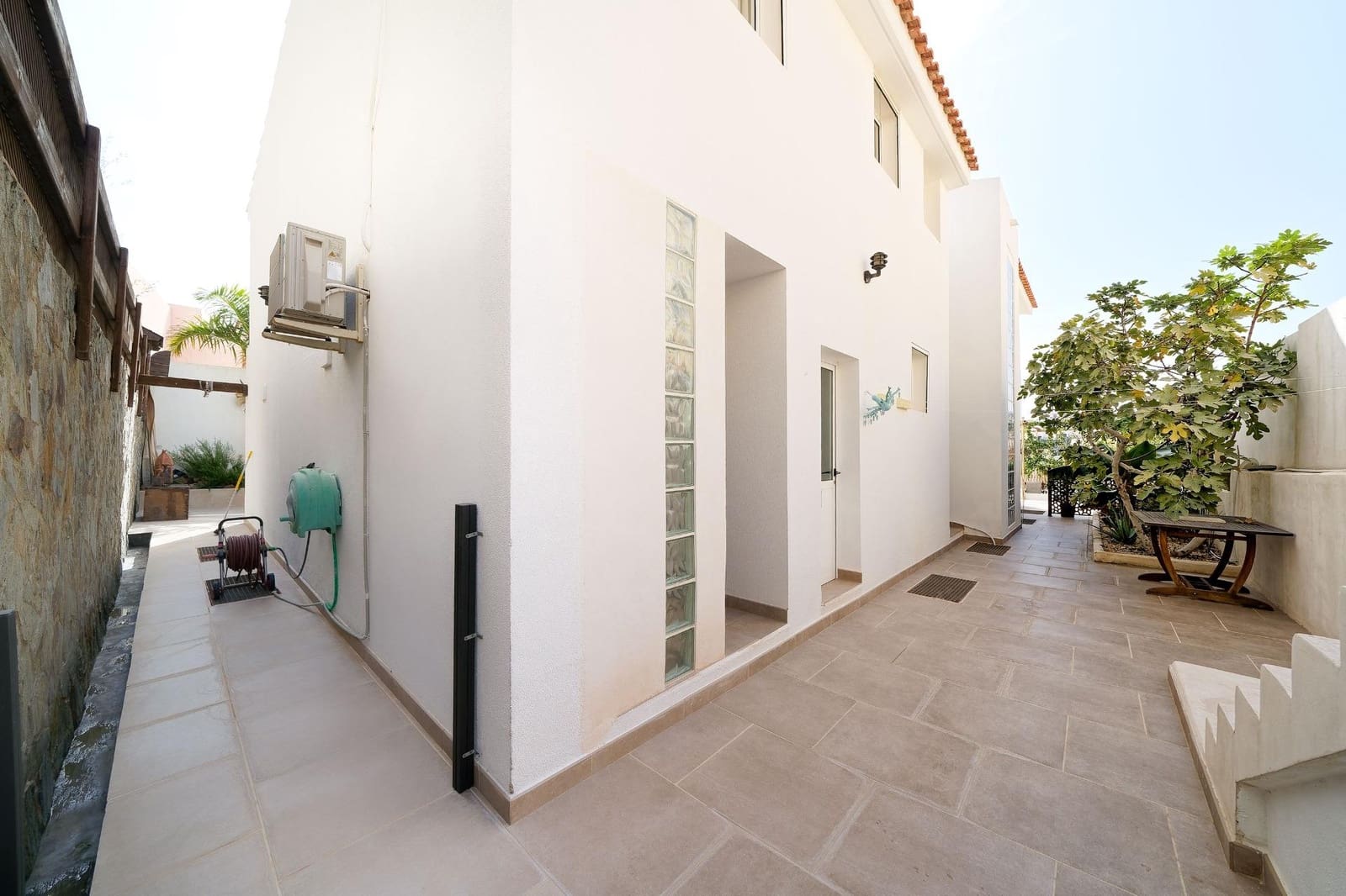 5 bedroom Villa for sale in Mogan with pool garage - € 1,150,000 (Ref: 8242992)