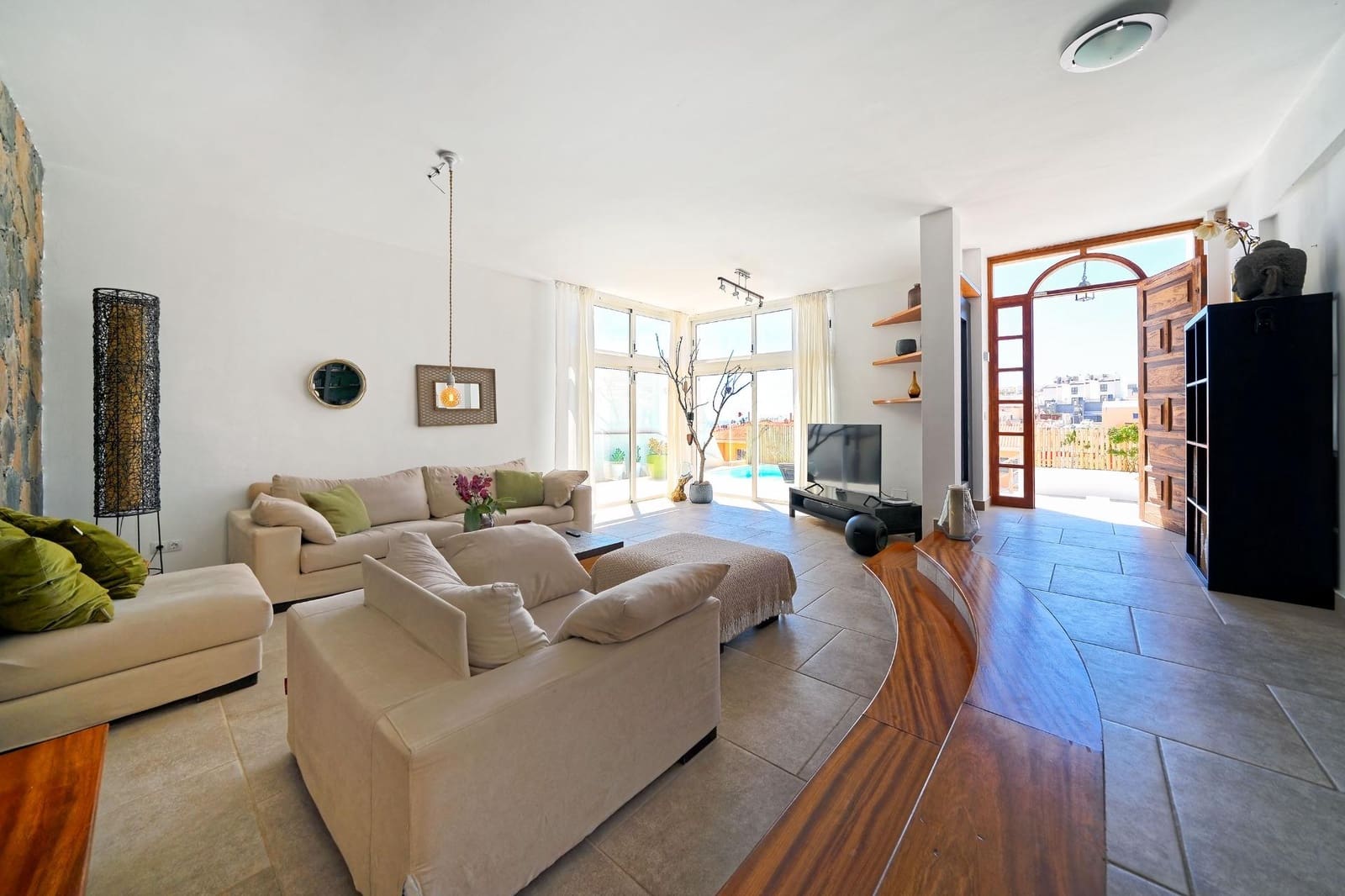 5 bedroom Villa for sale in Mogan with pool garage - € 1,150,000 (Ref: 8242992)