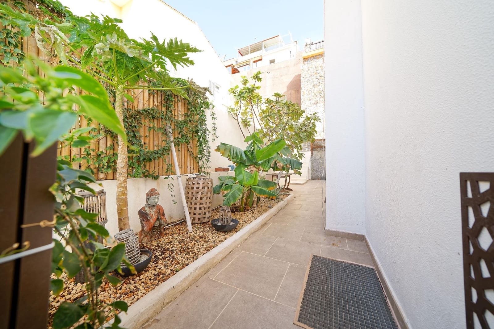 5 bedroom Villa for sale in Mogan with pool garage - € 1,150,000 (Ref: 8242992)