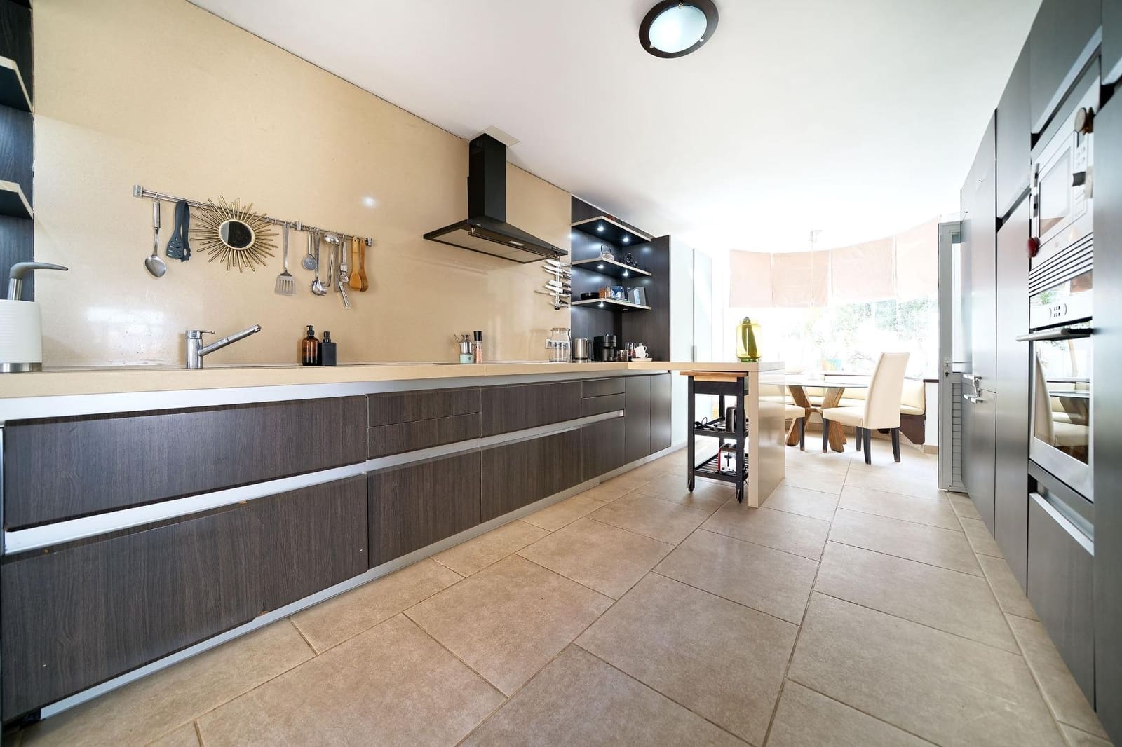 5 bedroom Villa for sale in Mogan with pool garage - € 1,150,000 (Ref: 8242992)