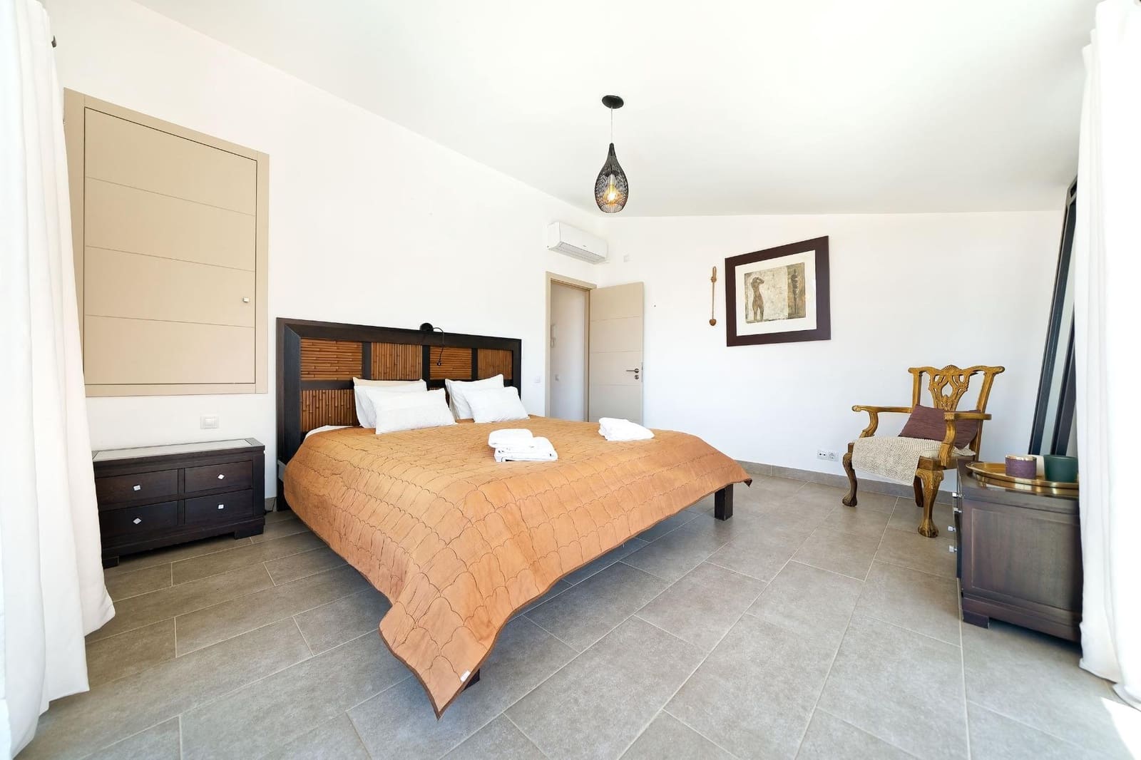 5 bedroom Villa for sale in Mogan with pool garage - € 1,150,000 (Ref: 8242992)