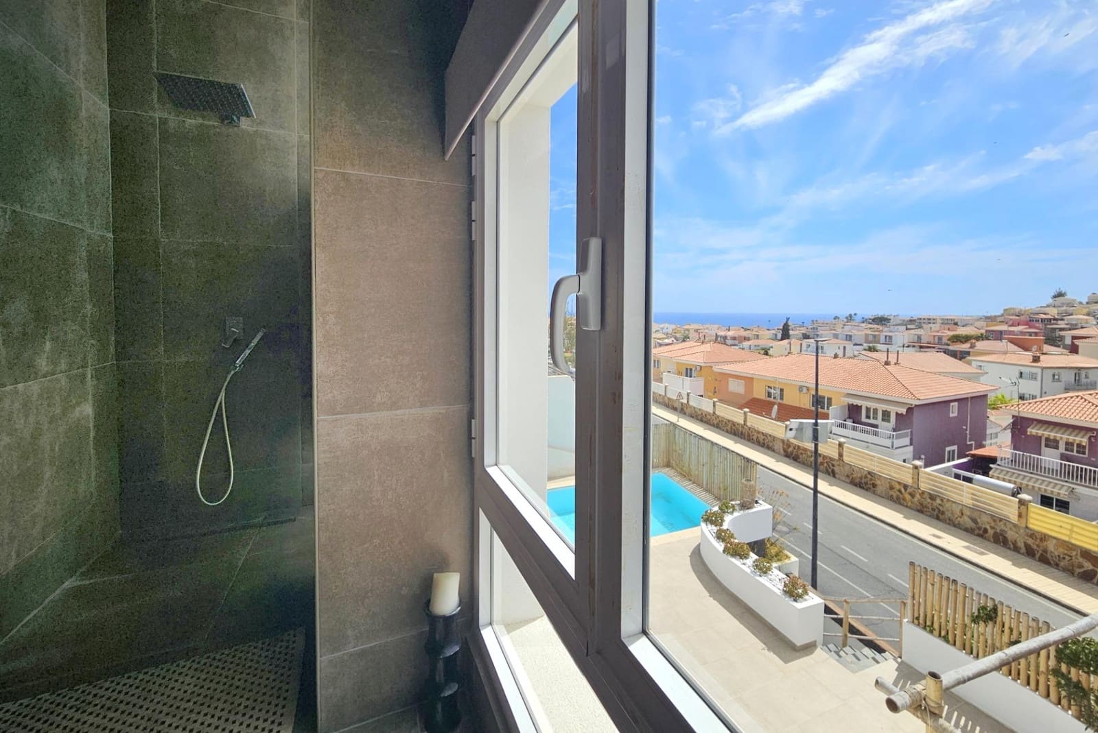 5 bedroom Villa for sale in Mogan with pool garage - € 1,150,000 (Ref: 8242992)