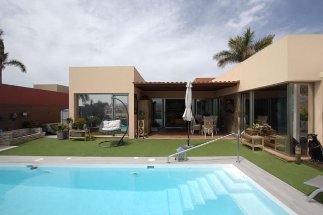 2 quarto Bungalow para venda em Salobre Golf, San Bartolomé de Tirajana com piscina - 775 000 € (Ref: 9062330)