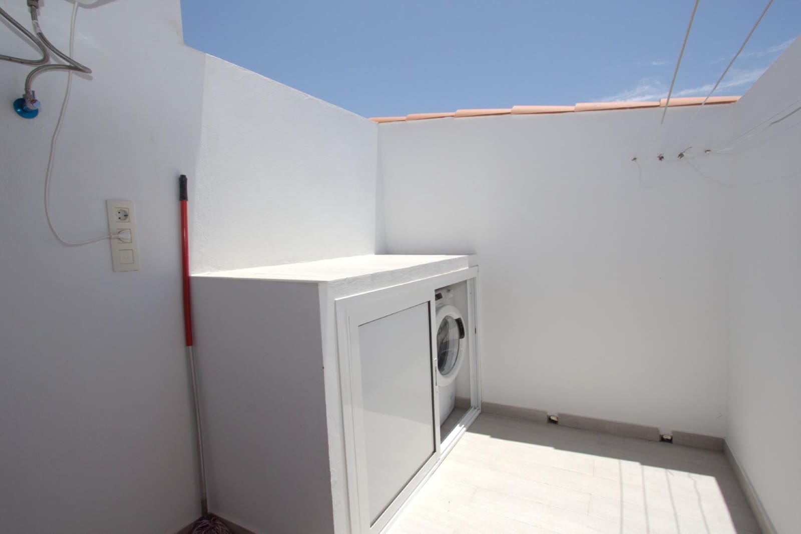 3 soverom Villa til salgs i Sonneland med svømmebasseng - € 869 000 (Ref: 9081486)