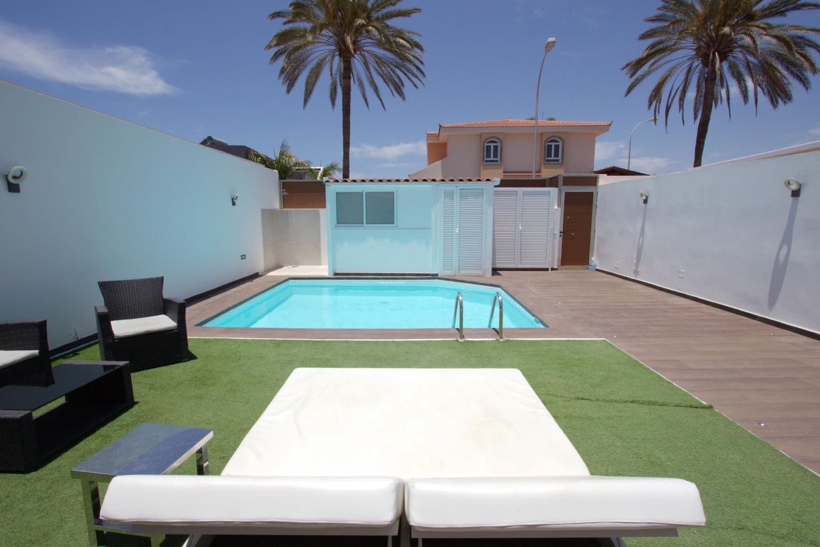 3 soverom Villa til salgs i Sonneland med svømmebasseng - € 869 000 (Ref: 9081486)