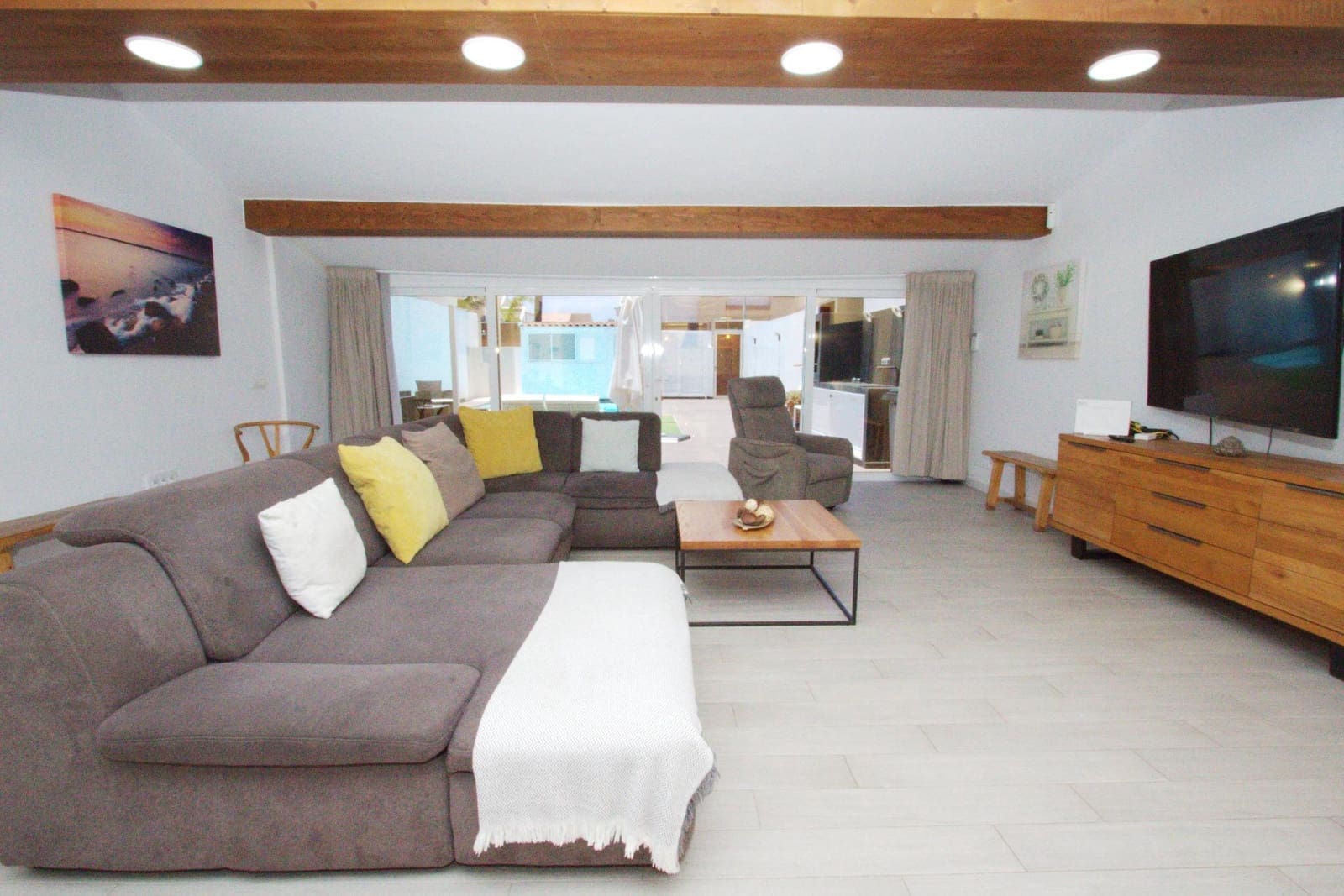 3 soverom Villa til salgs i Sonneland med svømmebasseng - € 869 000 (Ref: 9081486)