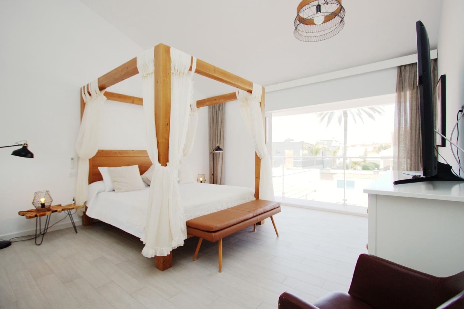 3 soverom Villa til salgs i Sonneland med svømmebasseng - € 869 000 (Ref: 9081486)