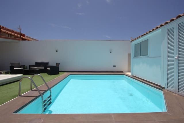 3 quarto Moradia para venda em Sonneland, San Bartolomé de Tirajana com piscina - 869 000 € (Ref: 9081486)
