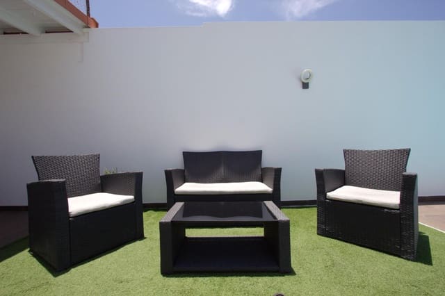 3 quarto Moradia para venda em Sonneland, San Bartolomé de Tirajana com piscina - 869 000 € (Ref: 9081486)