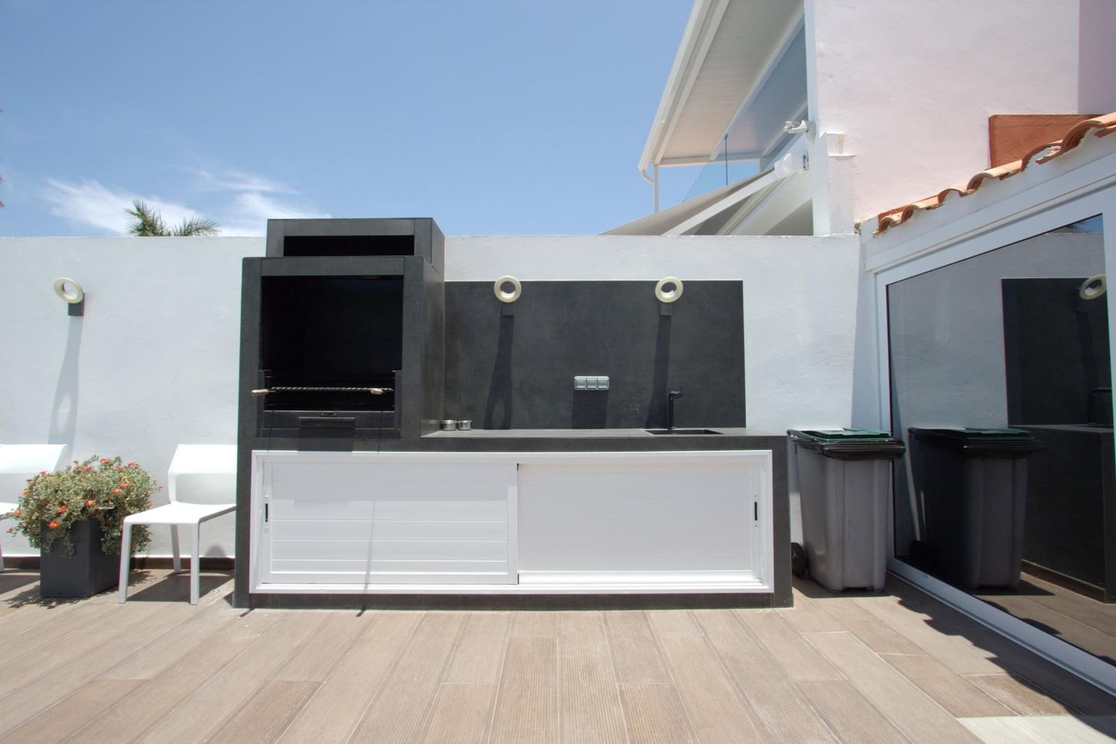 3 soverom Villa til salgs i Sonneland med svømmebasseng - € 869 000 (Ref: 9081486)