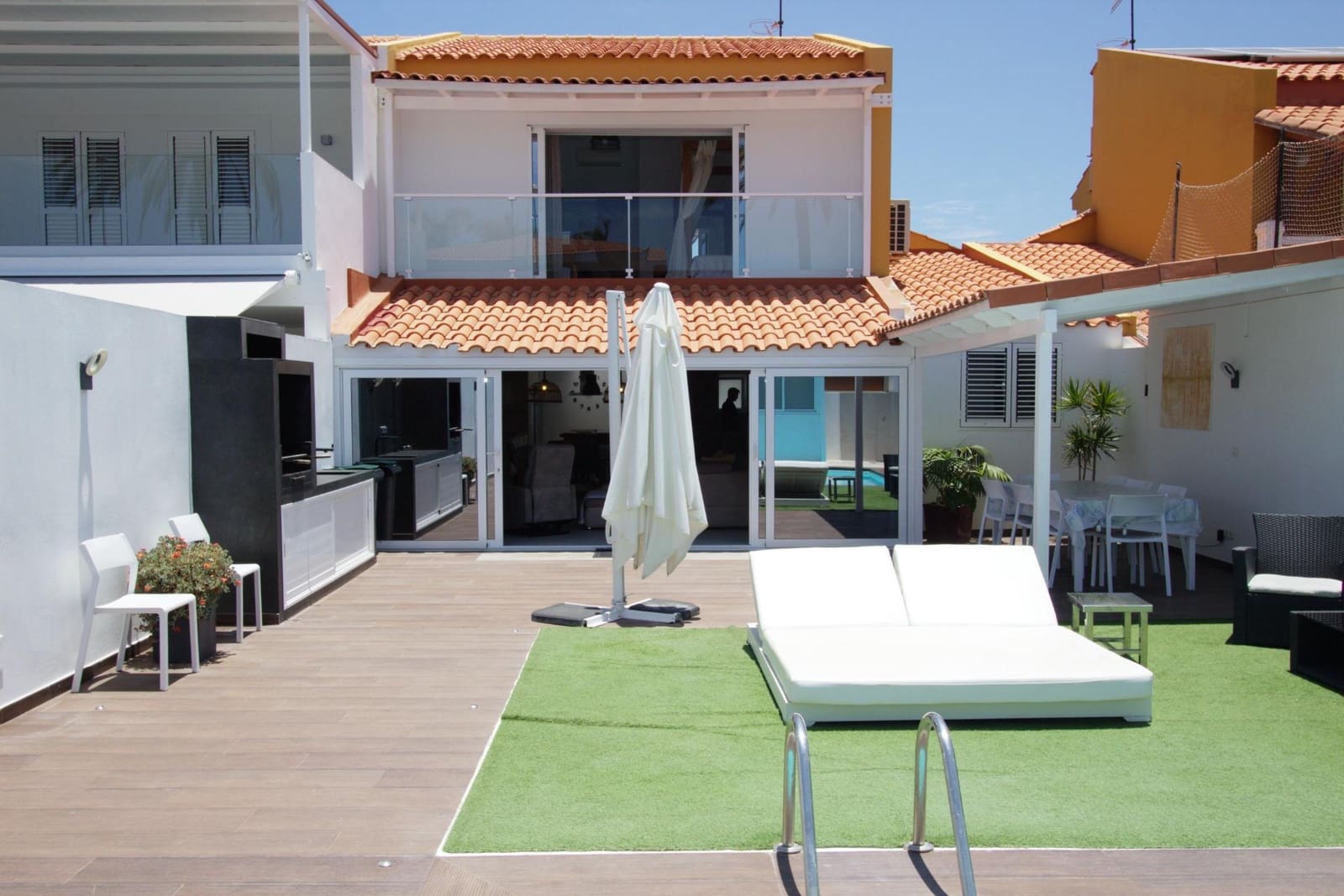 3 soverom Villa til salgs i Sonneland med svømmebasseng - € 869 000 (Ref: 9081486)