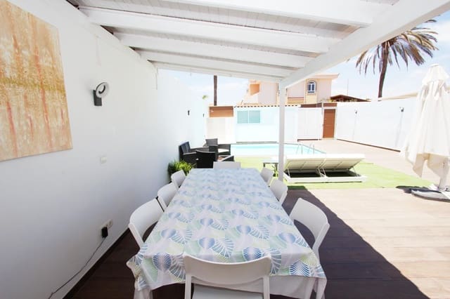 3 quarto Moradia para venda em Sonneland, San Bartolomé de Tirajana com piscina - 869 000 € (Ref: 9081486)