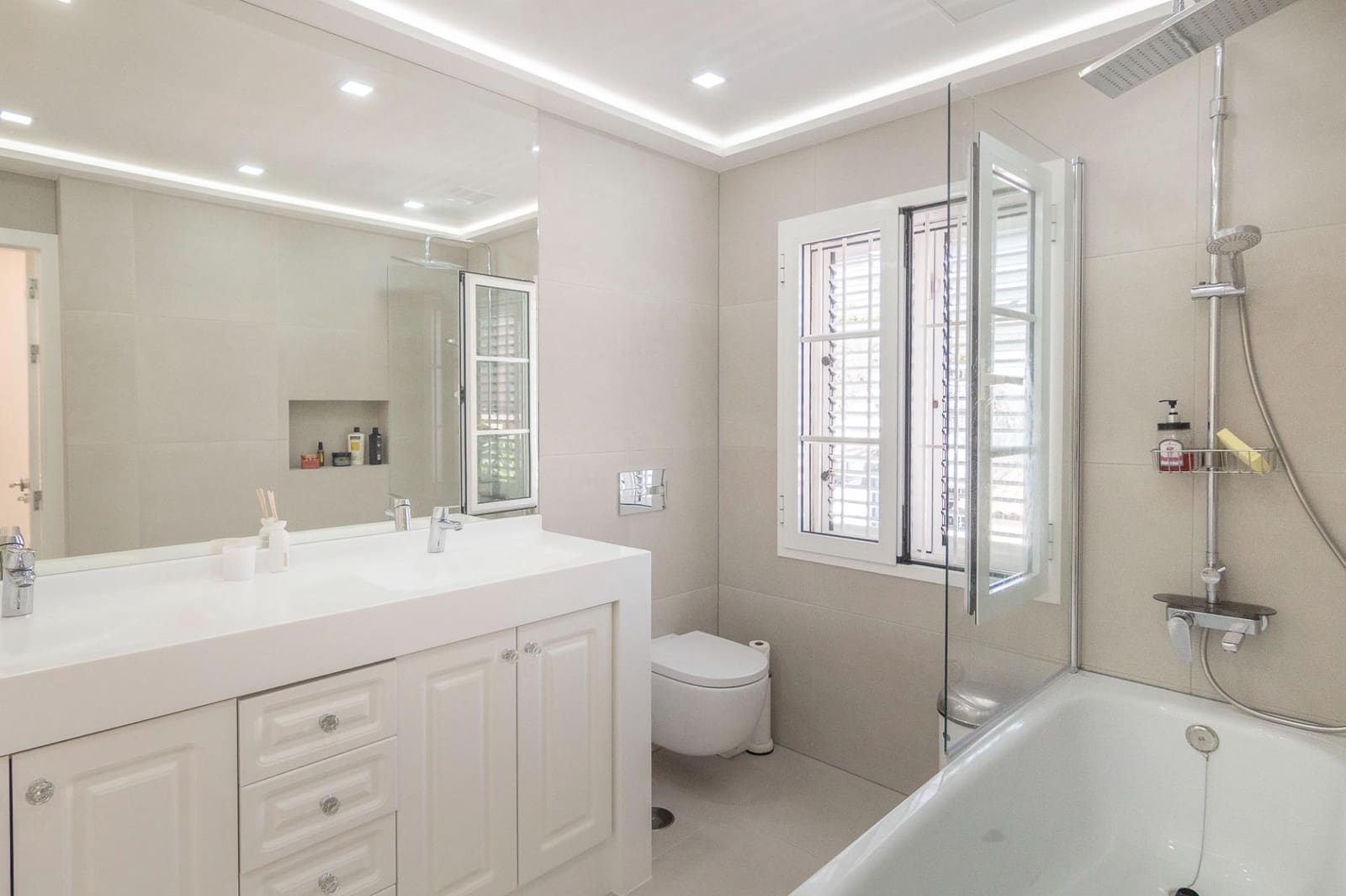 5 soveværelse Villa til salg i San Bartolome de Tirajana med swimmingpool garage - € 2.800.000 (Ref: 9272604)