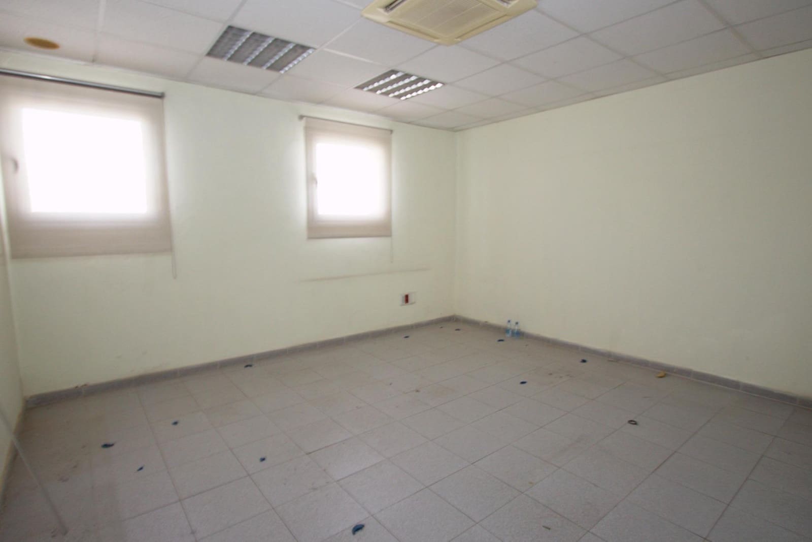 Commercial for sale in San Bartolome de Tirajana - € 437,000 (Ref: 9738572)