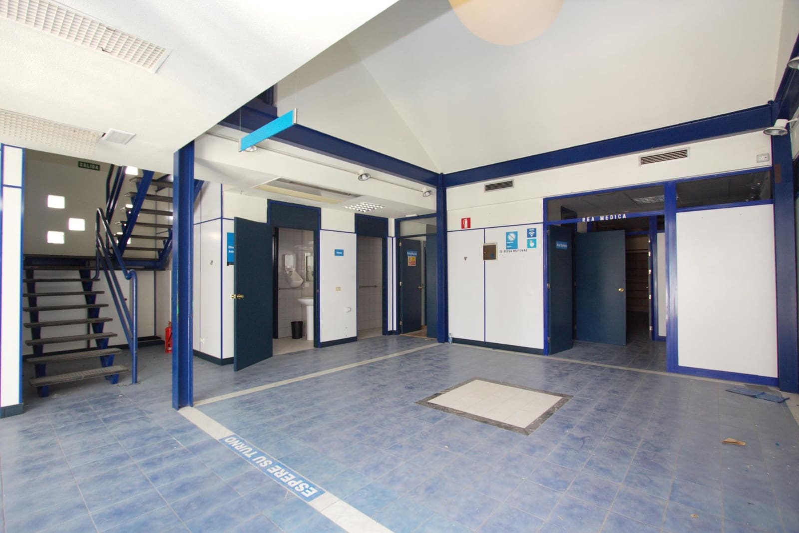 Commercial for sale in San Bartolome de Tirajana - € 437,000 (Ref: 9738572)