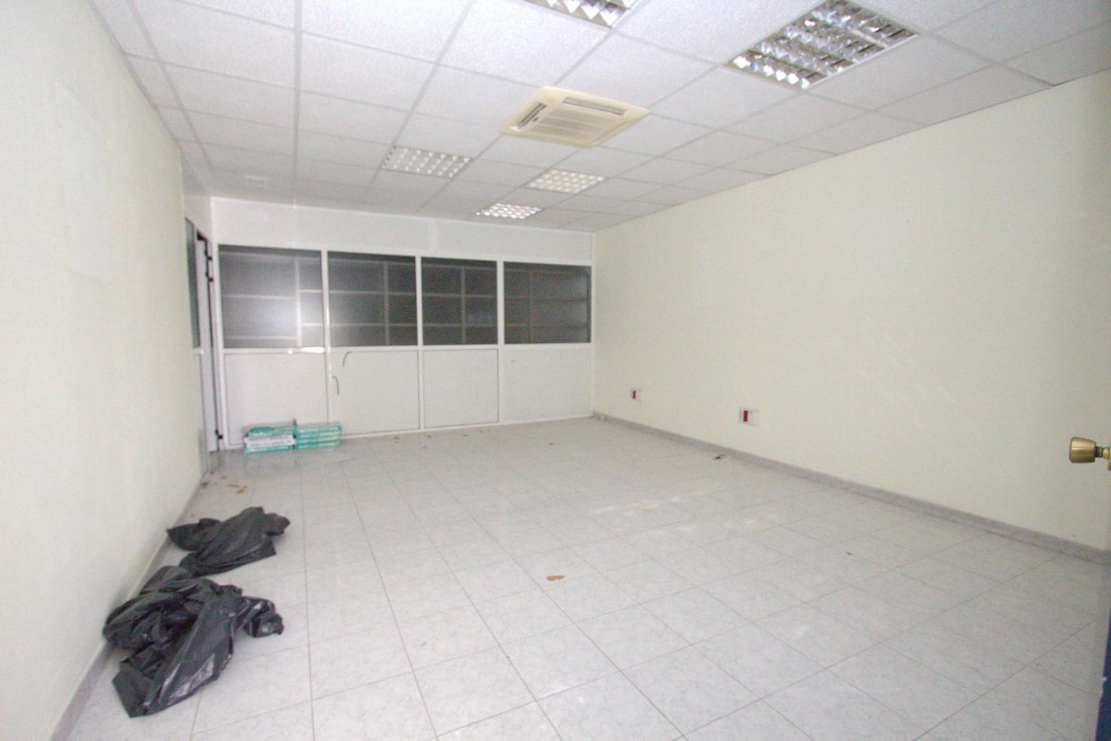 Commercial for sale in San Bartolome de Tirajana - € 437,000 (Ref: 9738572)