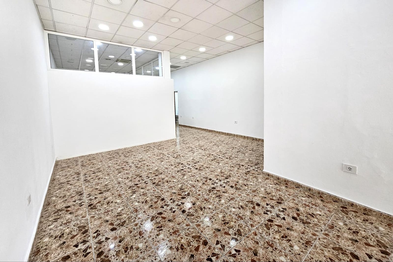 2 bedroom Commercial for rent in Mogan - € 1,690 (Ref: 9778140)