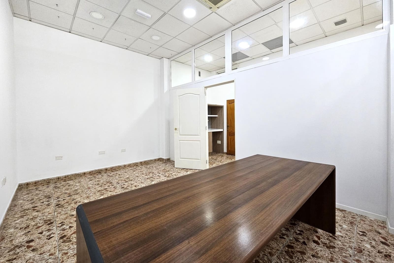 2 bedroom Commercial for rent in Mogan - € 1,690 (Ref: 9778140)