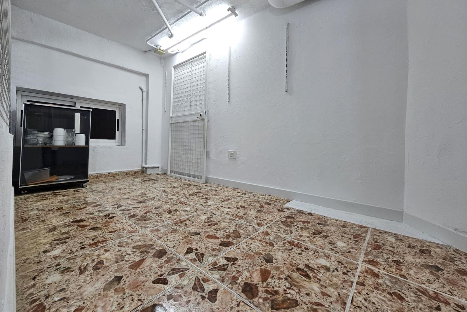 2 bedroom Commercial for rent in Mogan - € 1,690 (Ref: 9778140)