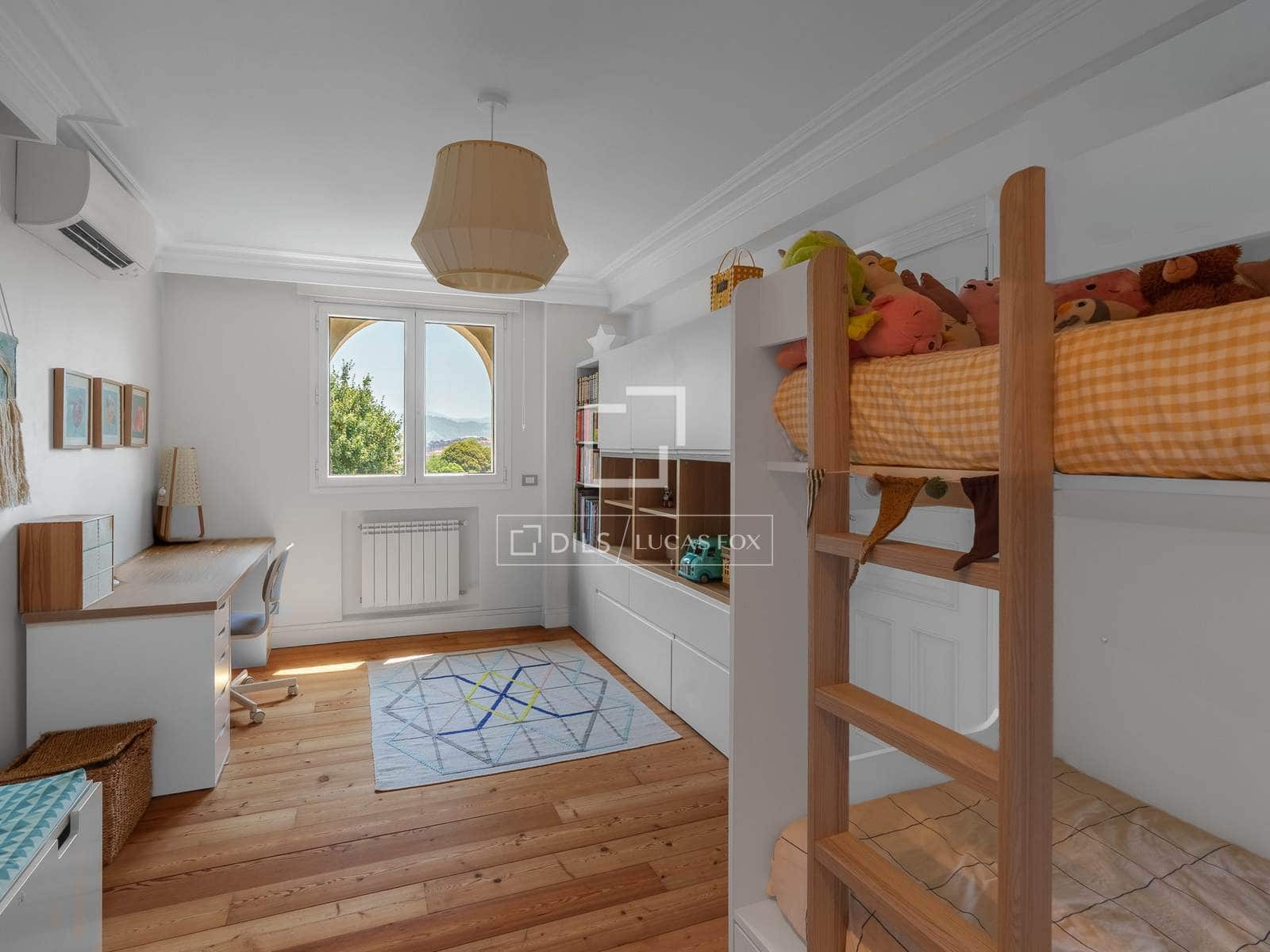 5 sovrum Villa till salu i Donostia-San Sebastian med garage - 1 550 000 € (Ref: 10000890)