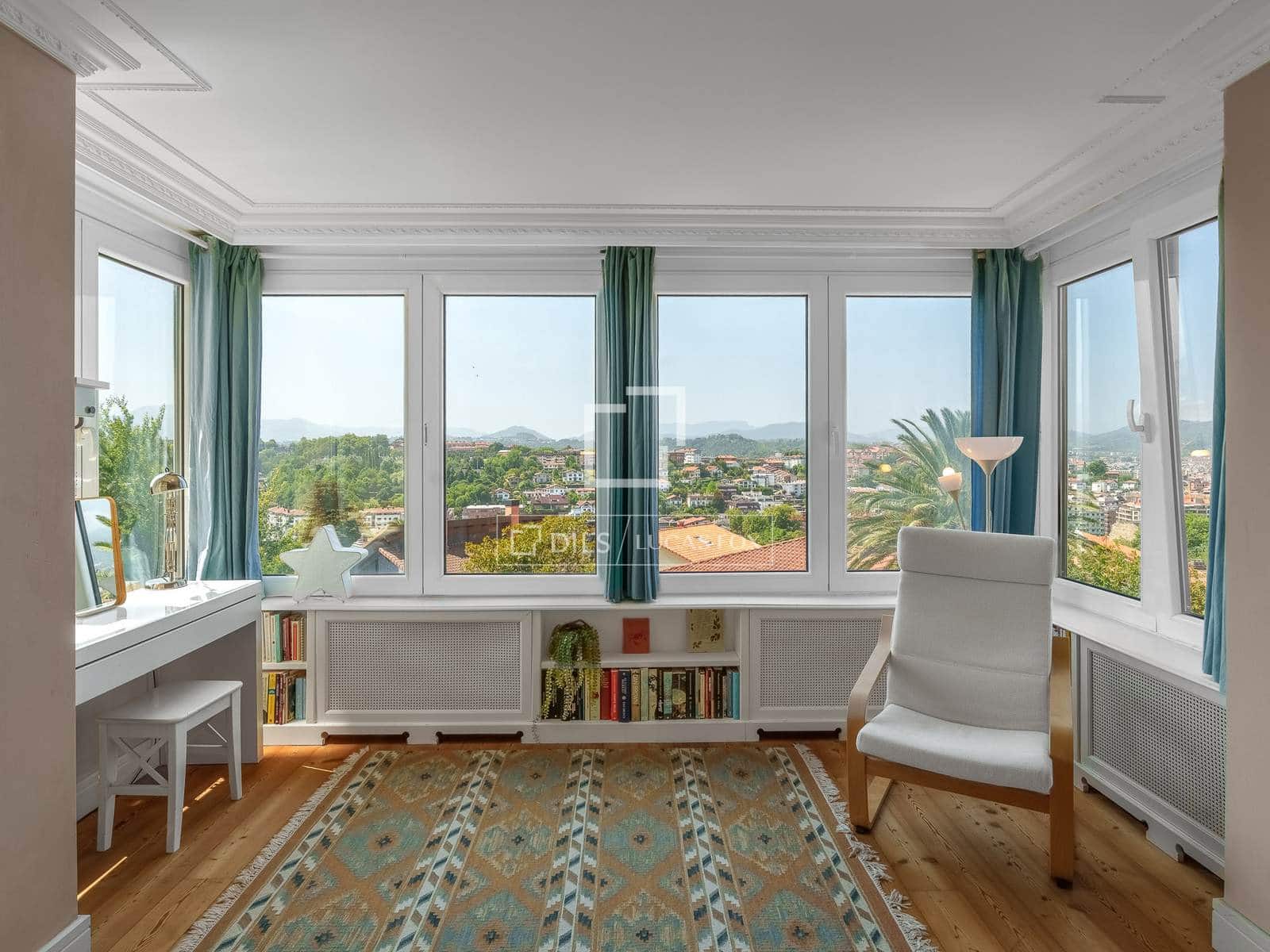 5 sovrum Villa till salu i Donostia-San Sebastian med garage - 1 550 000 € (Ref: 10000890)