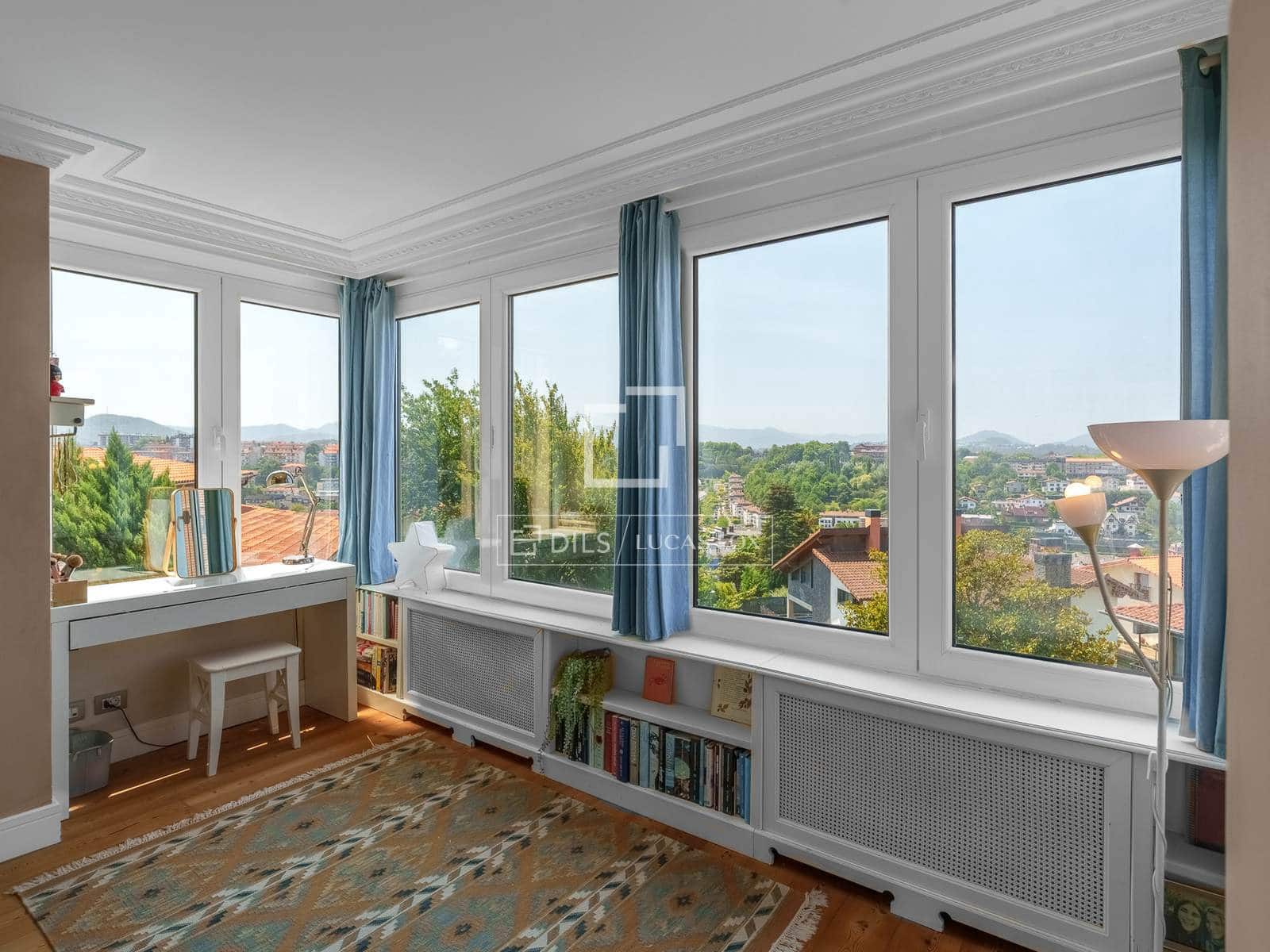 5 sovrum Villa till salu i Donostia-San Sebastian med garage - 1 550 000 € (Ref: 10000890)
