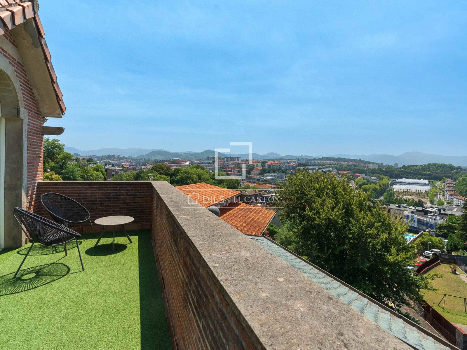 5 sovrum Villa till salu i Donostia-San Sebastian med garage - 1 550 000 € (Ref: 10000890)