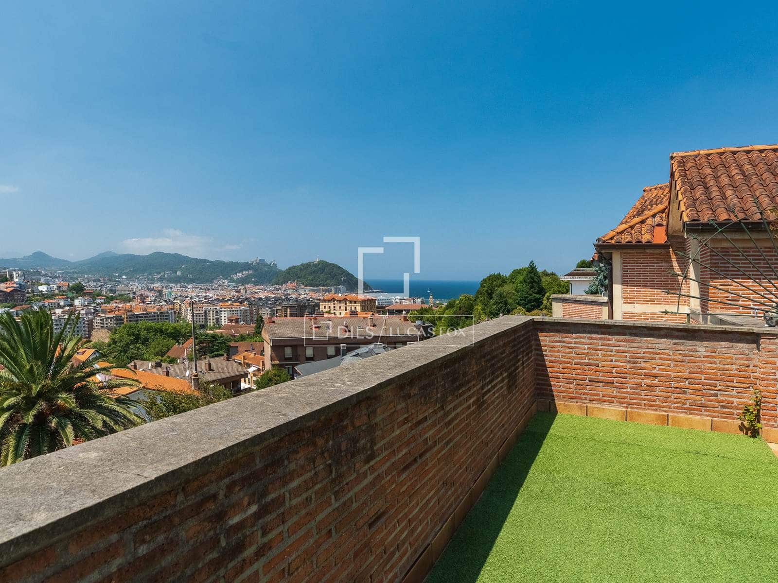 5 sovrum Villa till salu i Donostia-San Sebastian med garage - 1 550 000 € (Ref: 10000890)