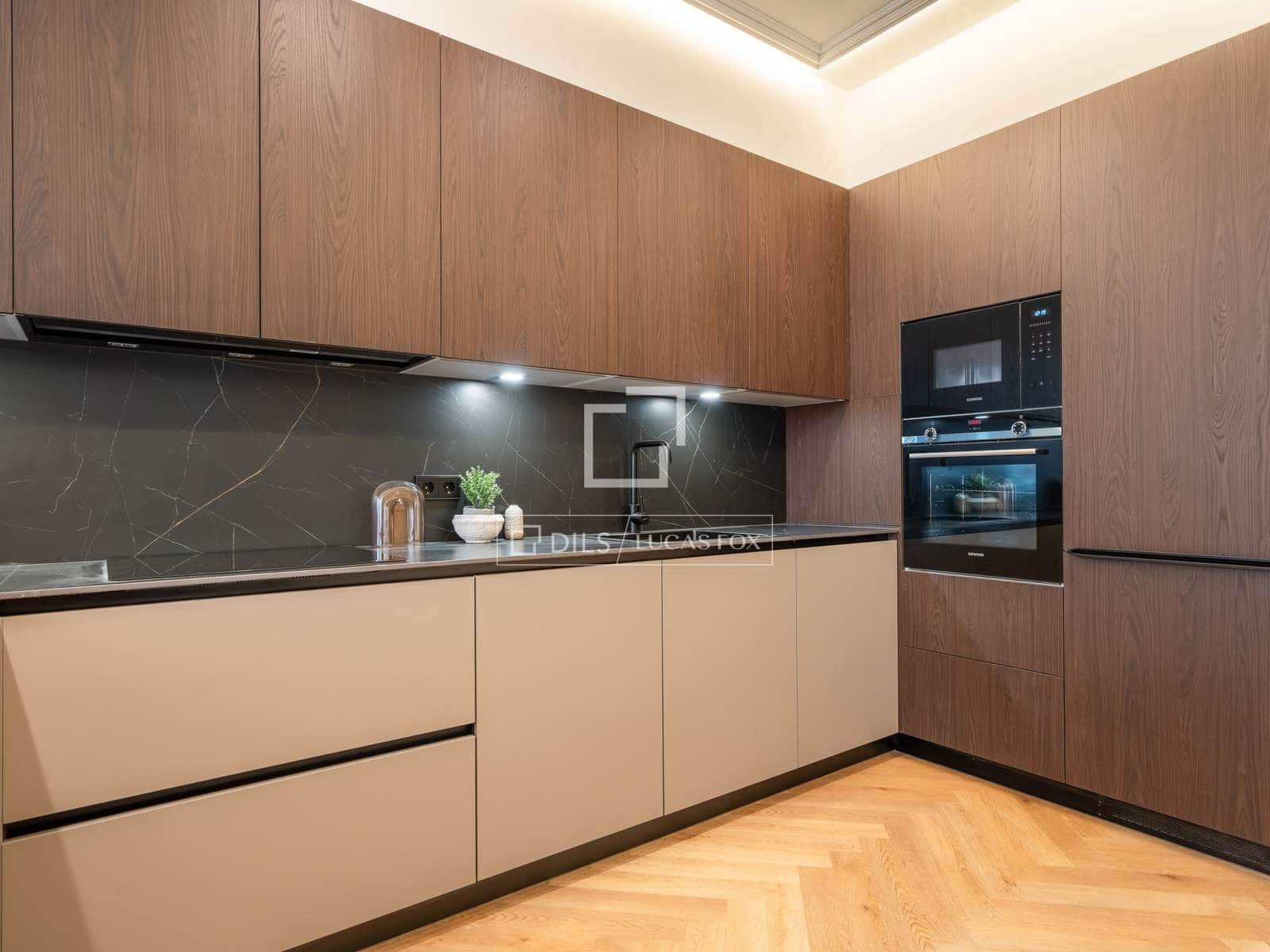 2 bedroom Apartment for sale in Madrid city - € 1,140,000 (Ref: 10001269)