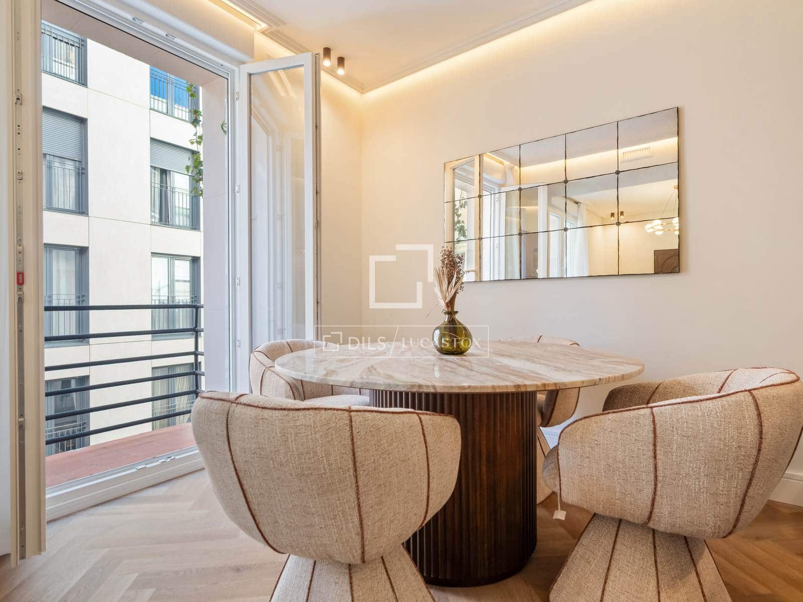 2 bedroom Apartment for sale in Madrid city - € 1,140,000 (Ref: 10001269)