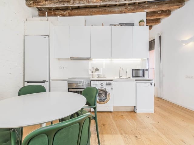 2 soveværelse Lejlighed til salg i Sant Pere, Santa Caterina i La Ribera, Barcelona by - € 480.000 (Ref: 10004460)