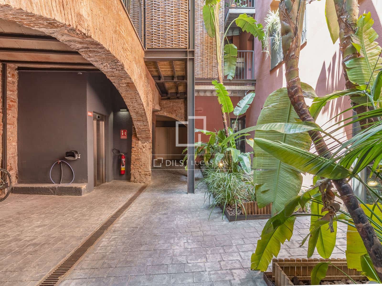 2 soveværelse Lejlighed til salg i Barcelona by - € 480.000 (Ref: 10004460)