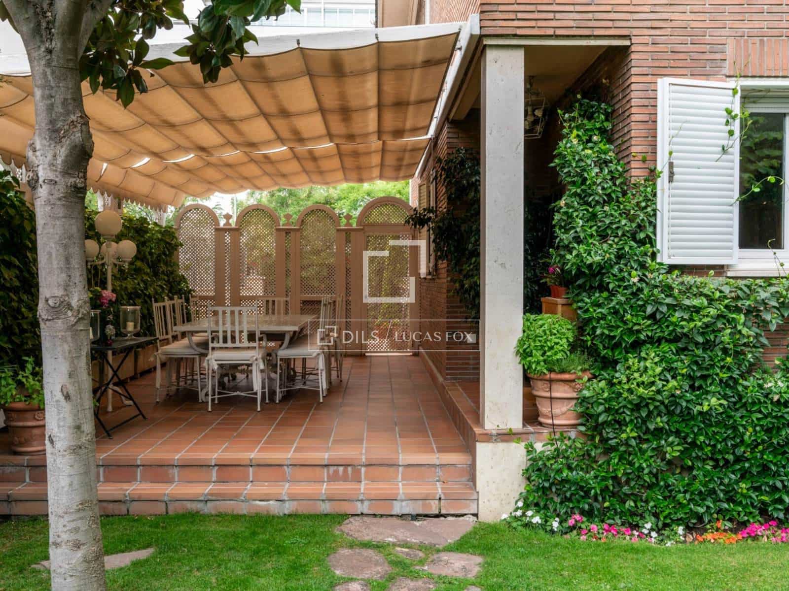 5 bedroom Villa for sale in Madrid city with pool garage - € 4,300,000 (Ref: 10004461)