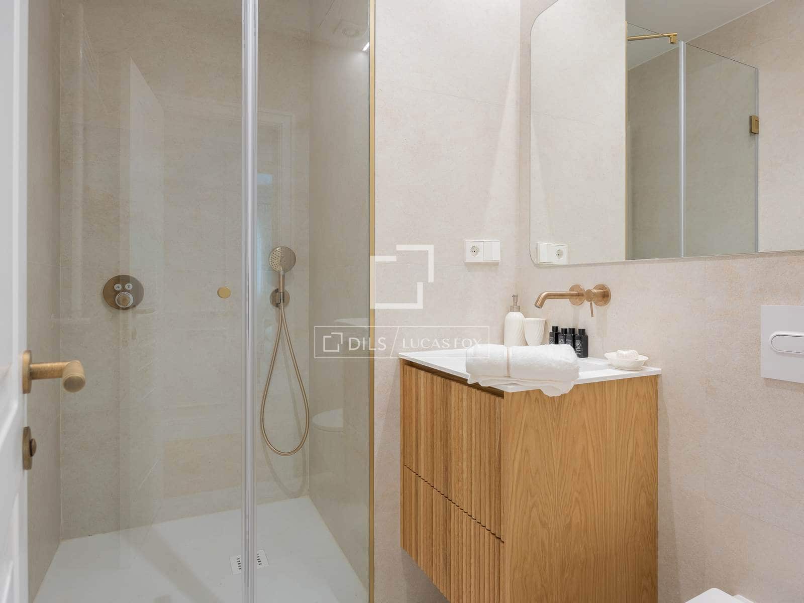 3 soveværelse Lejlighed til salg i Madrid by - € 2.820.000 (Ref: 10004462)