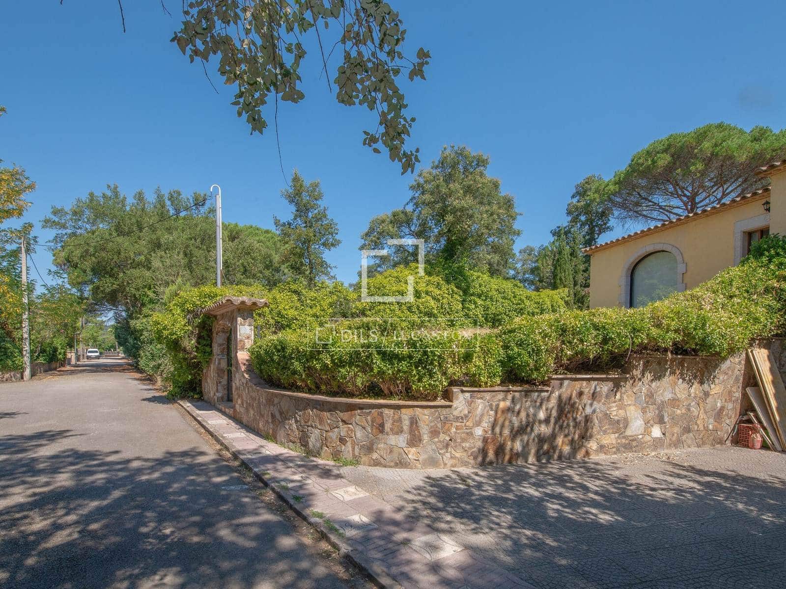 3 soveværelse Villa til salg i Santa Cristina d'Aro med swimmingpool garage - € 649.000 (Ref: 10004465)