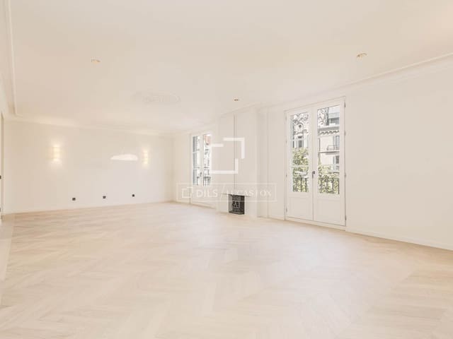 3 soveværelse Lejlighed til salg i Eixample, Barcelona by - € 1.750.000 (Ref: 10004622)
