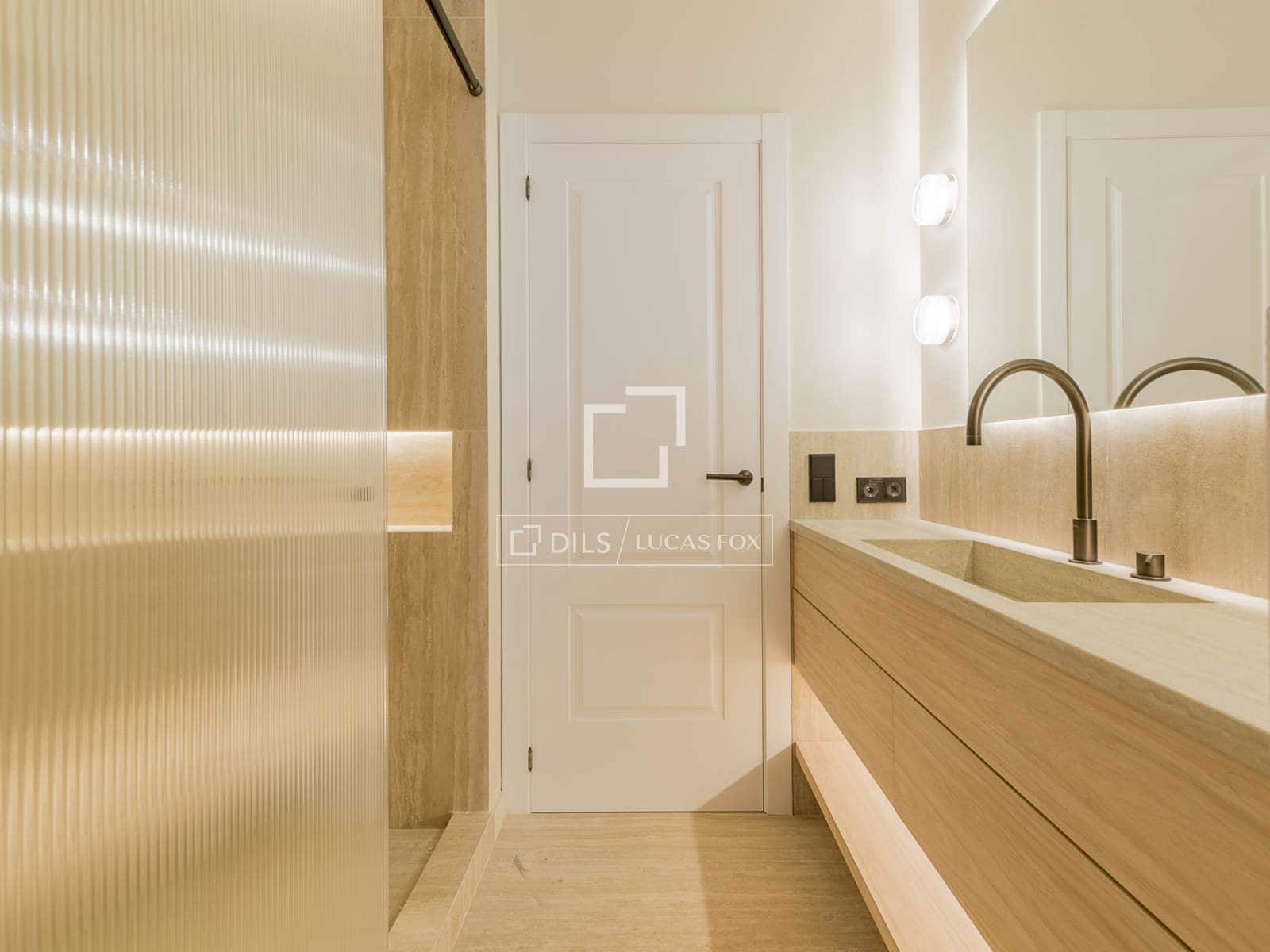 3 soveværelse Lejlighed til salg i Barcelona by - € 1.750.000 (Ref: 10004622)