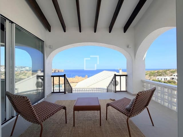 3 makuuhuone Huvila myytävänä paikassa Ciutadella de Menorca mukana uima-altaan 
autotalli - 1 495 000 € (Ref: 10004705)
