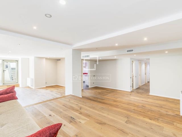 3 slaapkamer Appartement te koop in Barcelona stad - € 990.000 (Ref: 10004708)