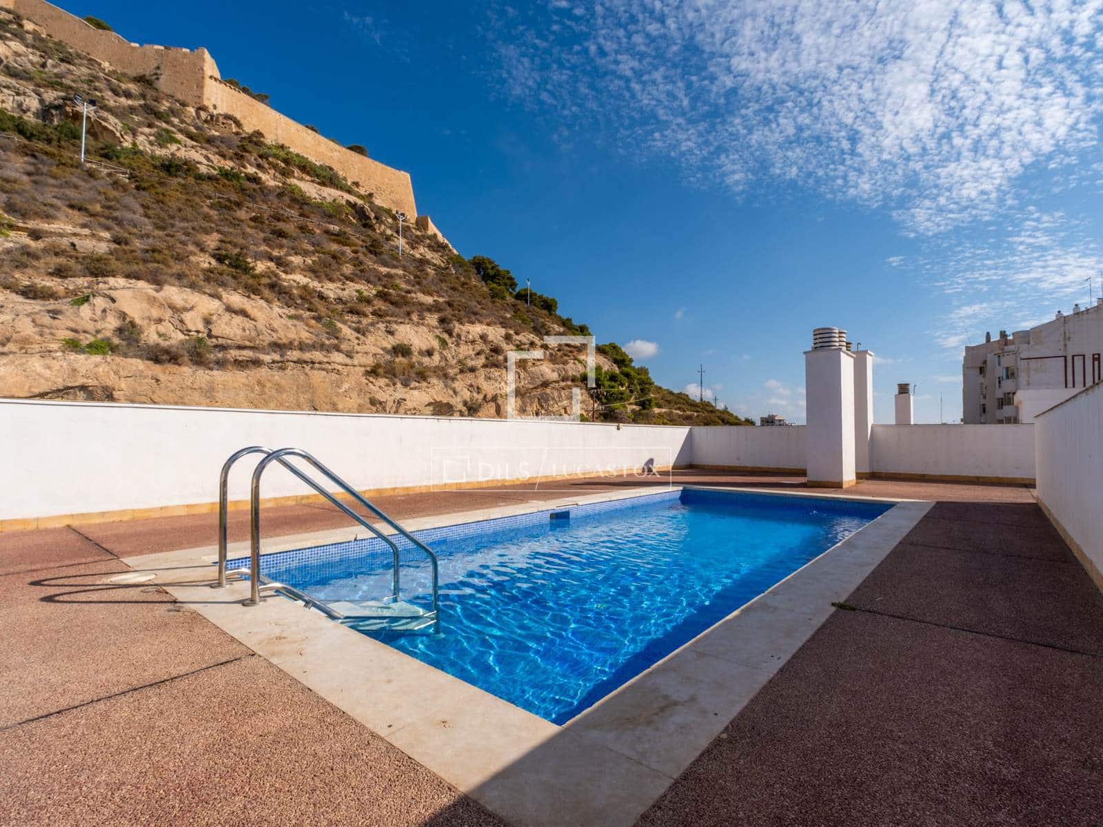 1 soveværelse Lejlighed til salg i Alicante by med swimmingpool - € 369.000 (Ref: 10004778)