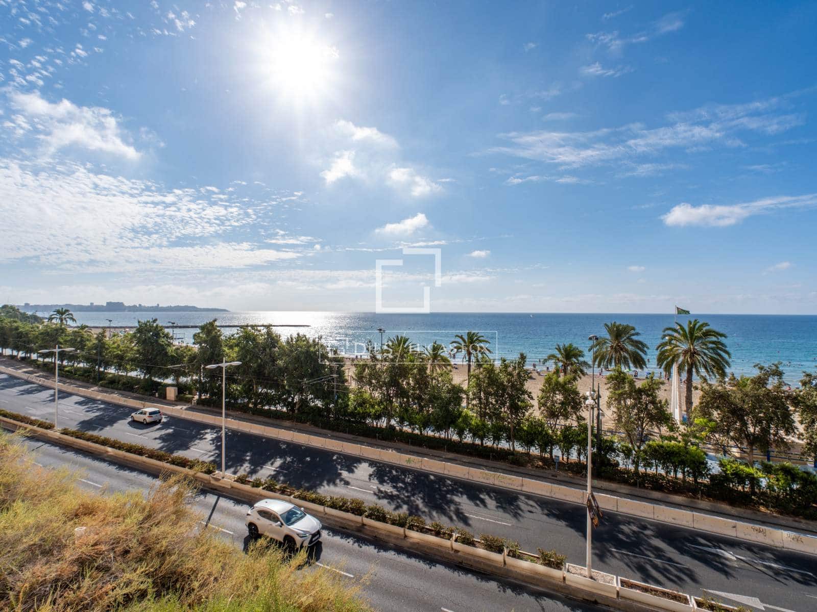 1 soveværelse Lejlighed til salg i Alicante by med swimmingpool - € 369.000 (Ref: 10004778)