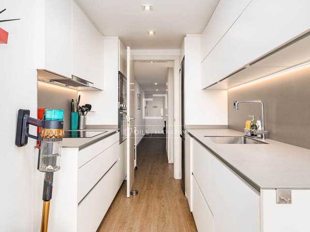 2 soverom Leilighet til salgs i Barcelona by med svømmebasseng garasje - € 880 000 (Ref: 10007524)